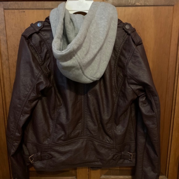 Leather Jacket - Picture 4 of 7